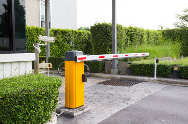 Automatic boom barrier entry system